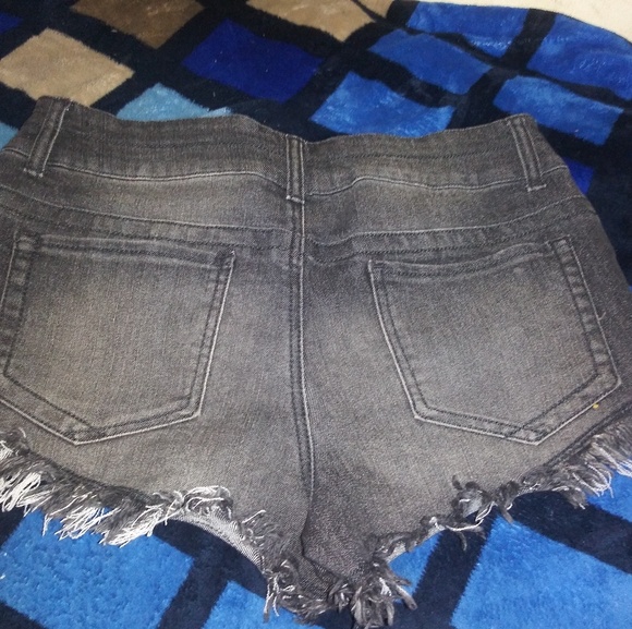 No bounderies shorts - Picture 2 of 2